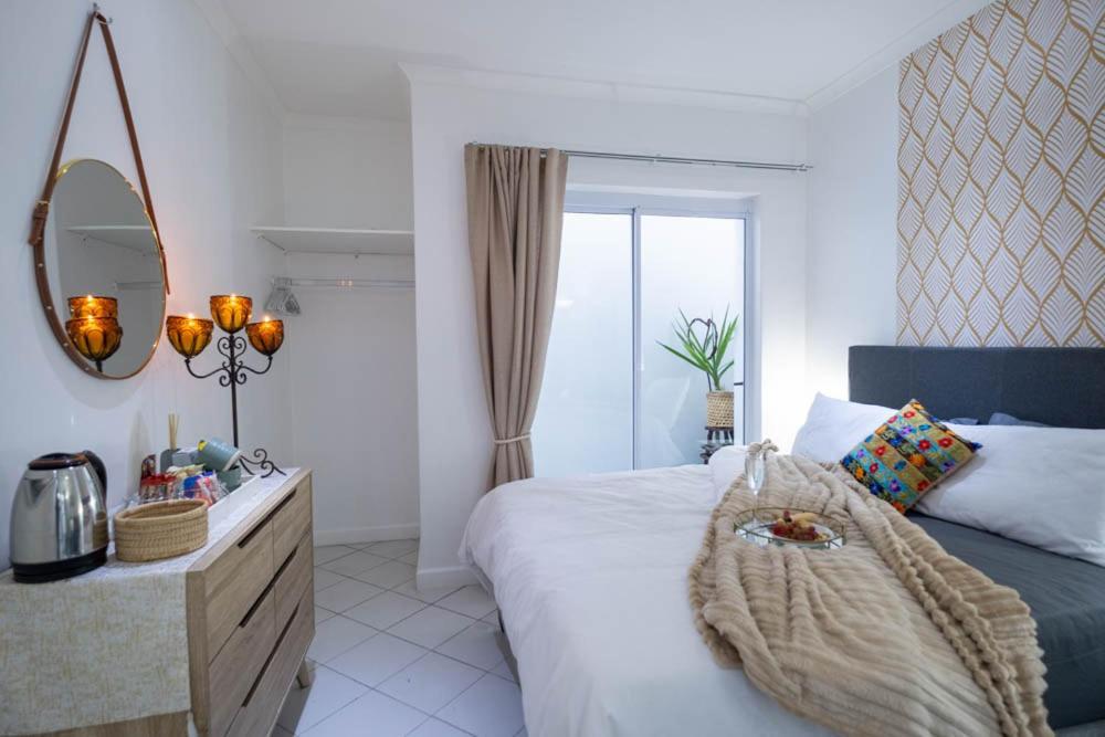Quiet & Cosy In Claremont Apartment Кейптаун Екстериор снимка